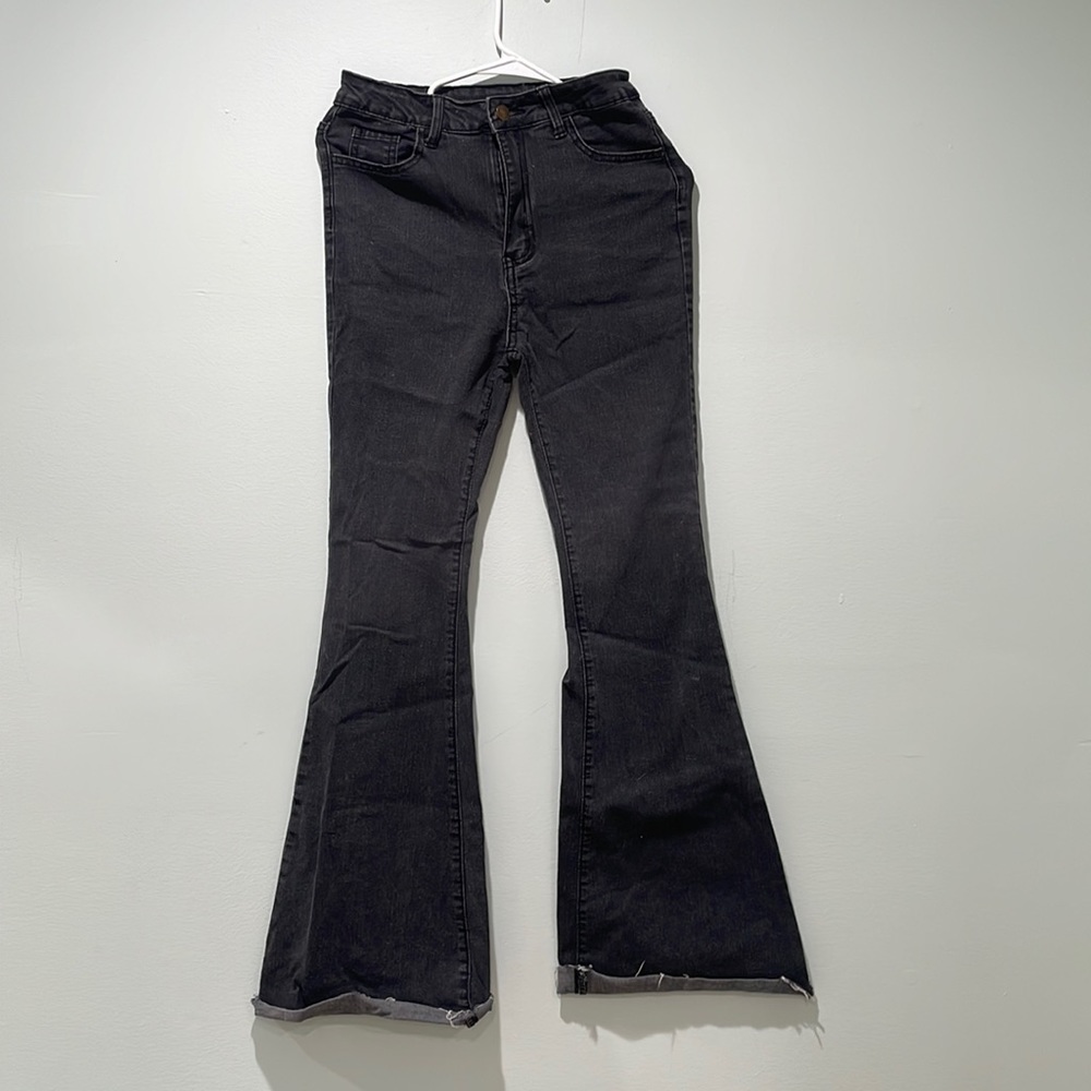 Black Flared Jeans 🖤